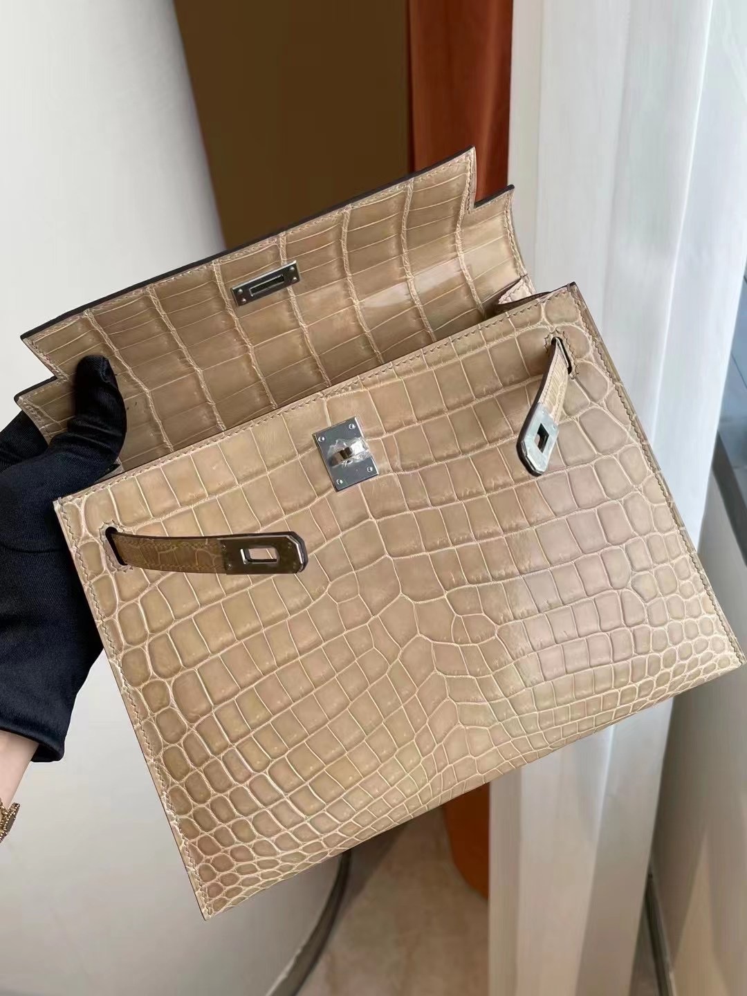 Hermes Kelly 28CM Shiny Crocodile Niloticus PHW